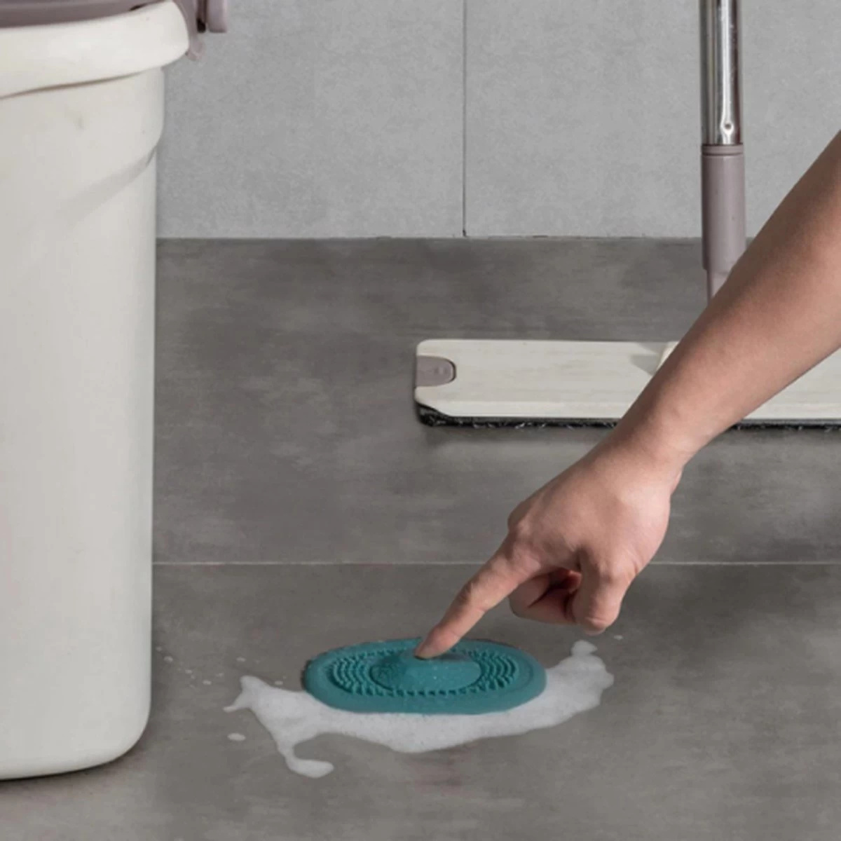 Heuts Goods - Gootsteenzeef - Gootsteenstop - Afvoerzeef - Afvoerstop - Spoelbal - Bad - Douchebak - Keuken - Wasbak - Badkuip - Siliconen - Donkerblauw - Afbeelding 9