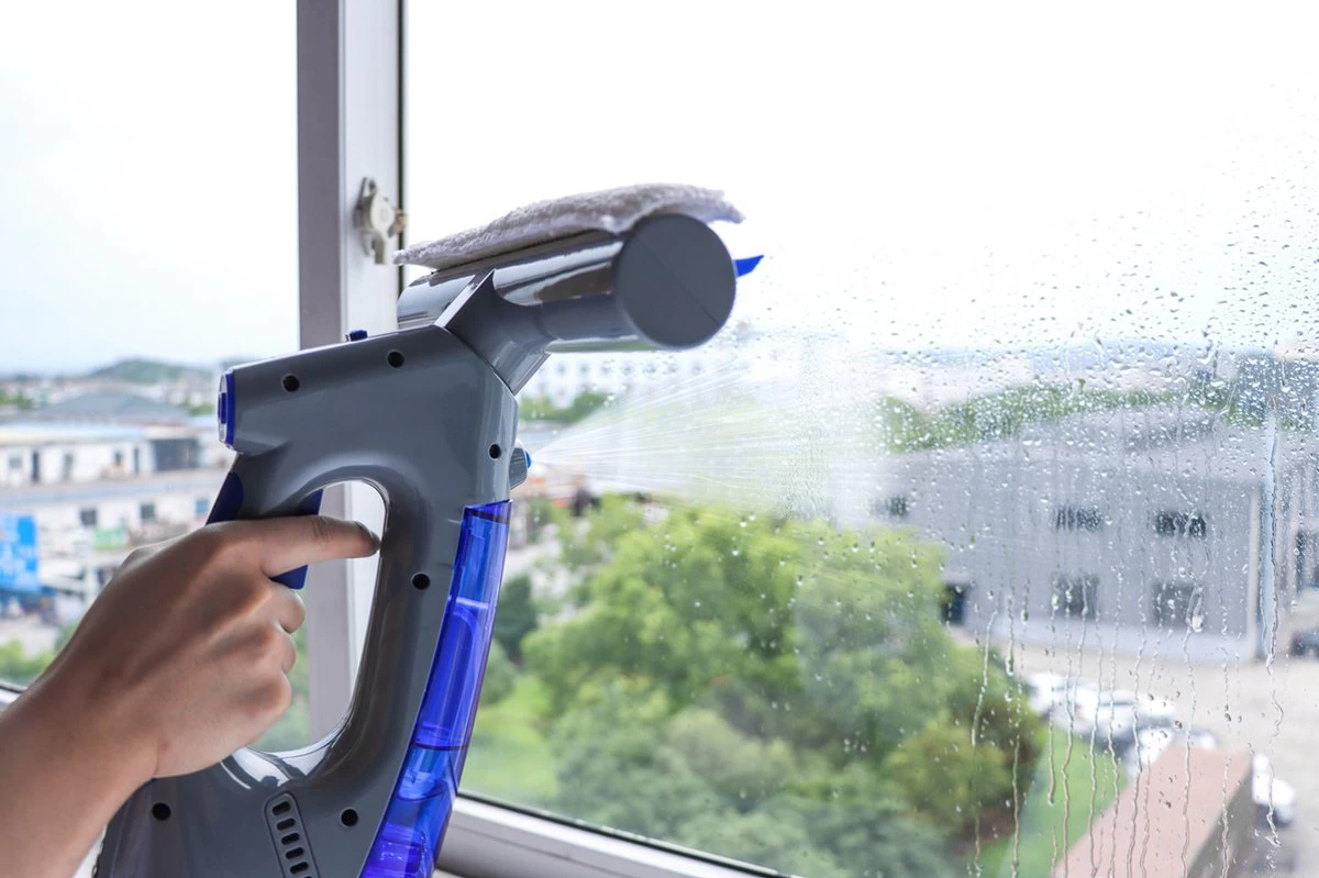 Swiss Pro+ Ruitenreiniger 3 In 1 WV 2 Blue Edition Window Vac - Ca. 120 M² - Waterzuiger - Incl. Smalle Zuigmond - Oplaadbaar - Raamwisser - Streeploos - Clicksystem - 2 Microvezeldoekjes - Met Sprayfunctie - Low Noise - Hepafilter - Afbeelding 8